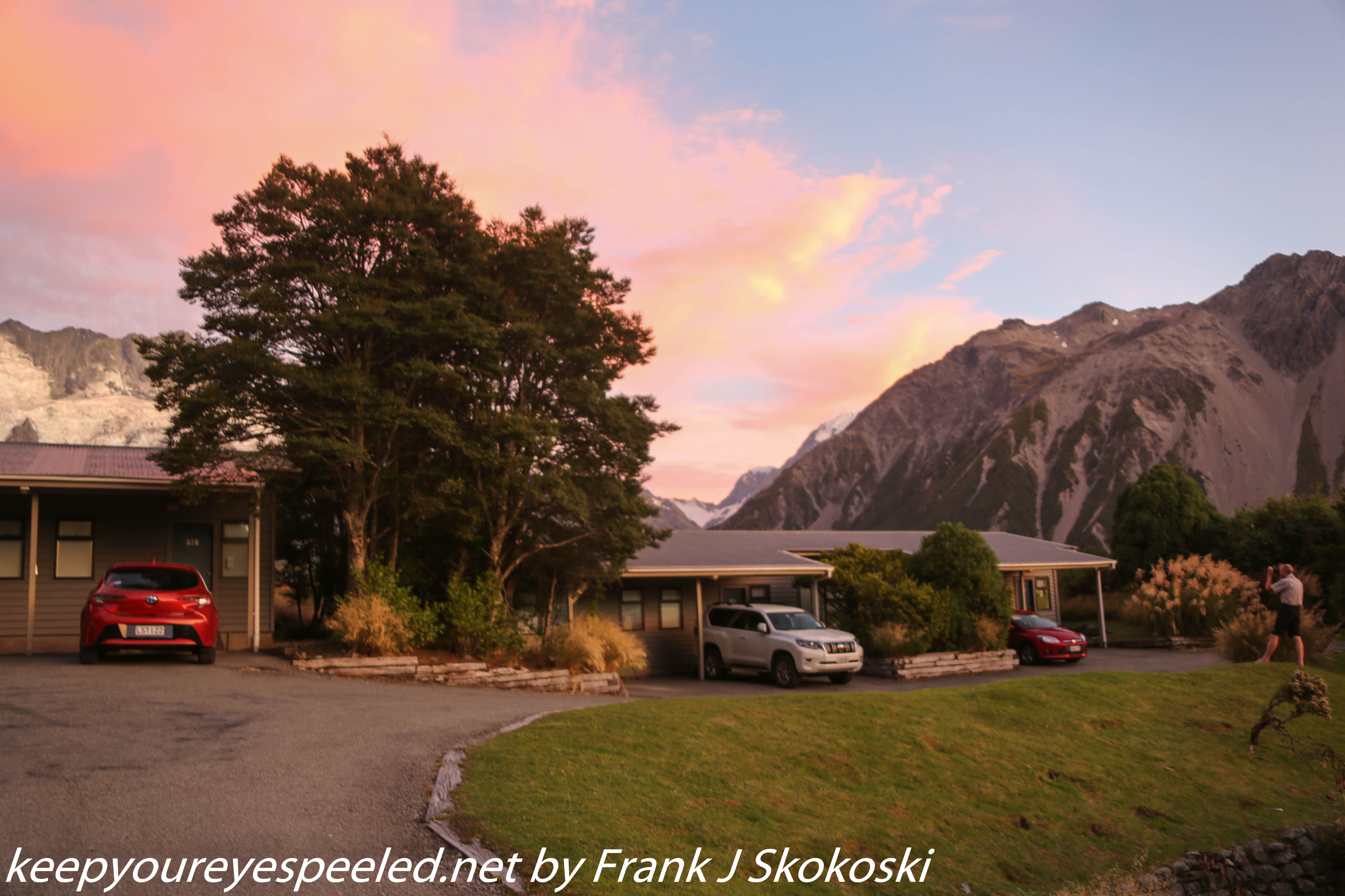New-Zealand-Day-Six-Mount-Cook-morning-hike-2-of-21