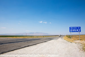 highway sign  into Idaho 