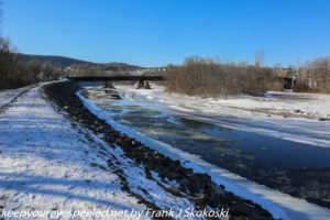 Partially frozen Lehigh River 